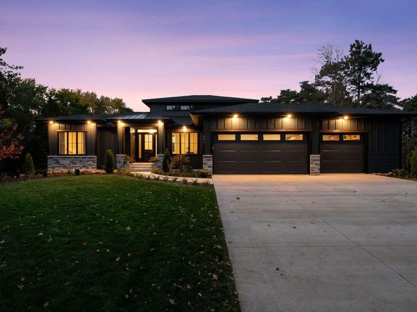 631 Callahan Place , Mendota Heights, MN 55118