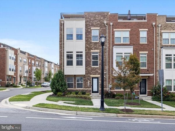 6100 NORTHWEST DRIVE, HYATTSVILLE, MD 20782