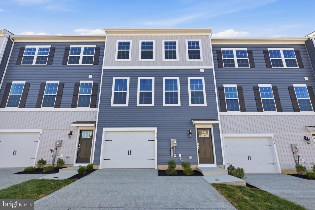 1082 MEADOWLARK DRIVE, FOGELSVILLE, PA 18051