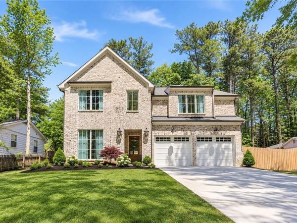 1872 Hickory Road , Chamblee, GA 30341