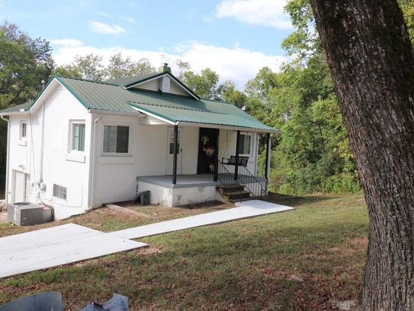 8294 Lawrenceburg Hwy , Mount Pleasant, TN 38474
