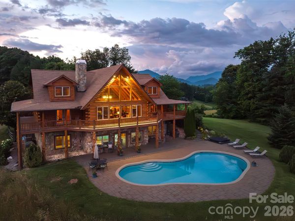 316 Stevenson Cove Road, Waynesville, NC 28785