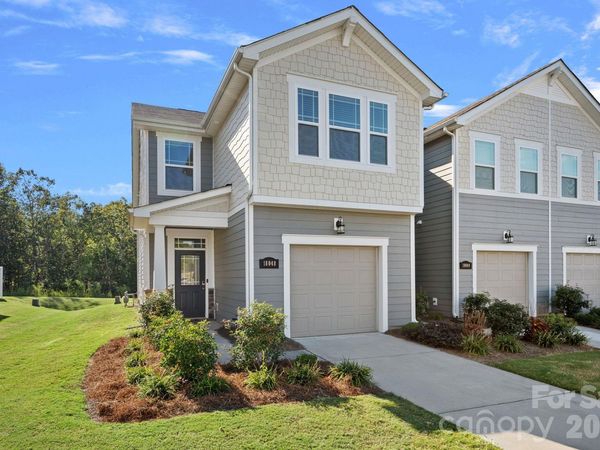 18048 Pear Hawthorne Drive, Huntersville, NC 28078