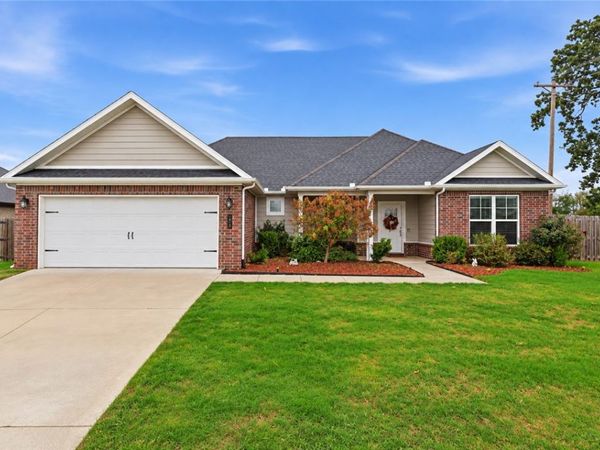 900 Estes Drive , Pea Ridge, AR 72751