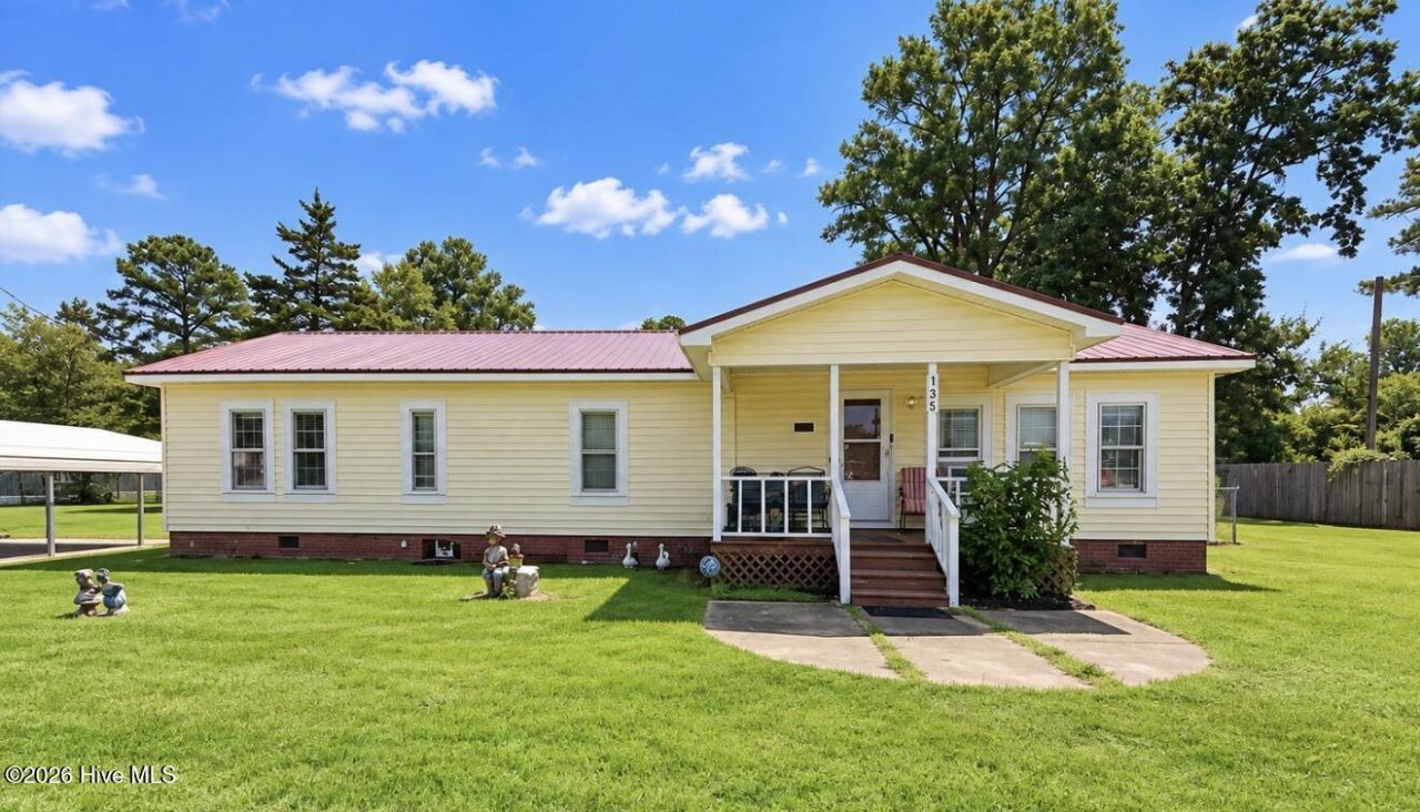 135 Larry Avenue, Pollocksville, NC 28573 Main Photo