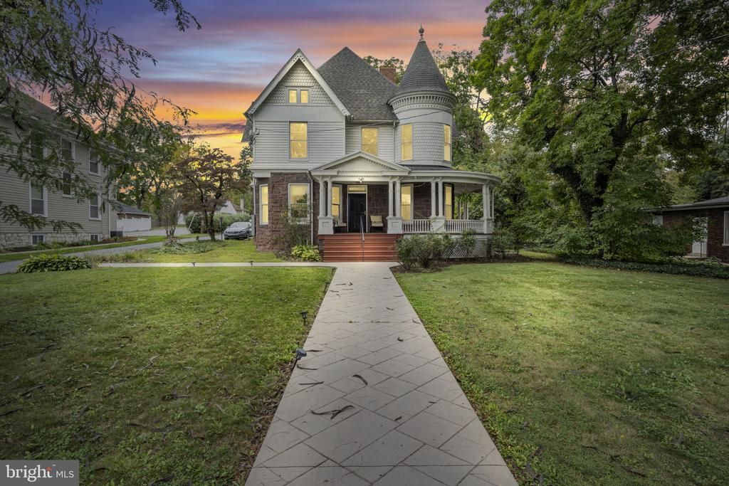 1924 MARKET STREET, CAMP HILL, PA 17011