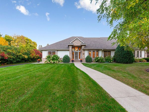 123 Woodhill Court, Mankato, MN 56001