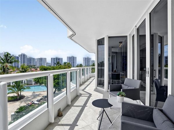 21055 Yacht Club Dr, Unit 710, Aventura, FL 33180