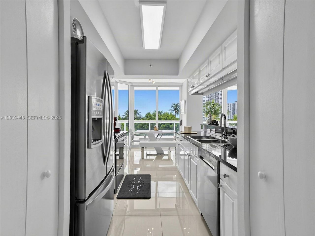 21055 Yacht Club Dr, Unit 710, Aventura, FL 33180 Photo