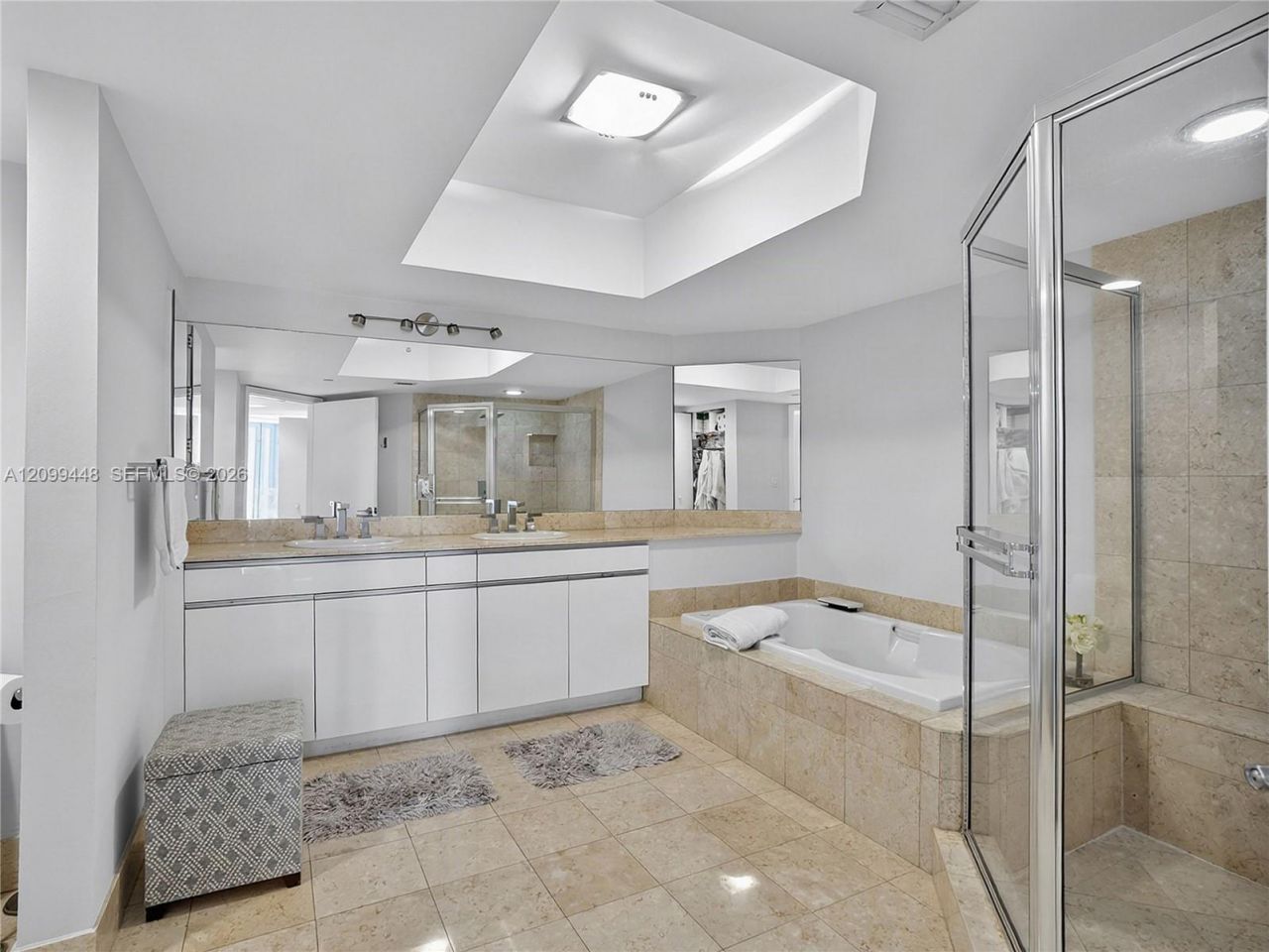 21055 Yacht Club Dr, Unit 710, Aventura, FL 33180 Photo