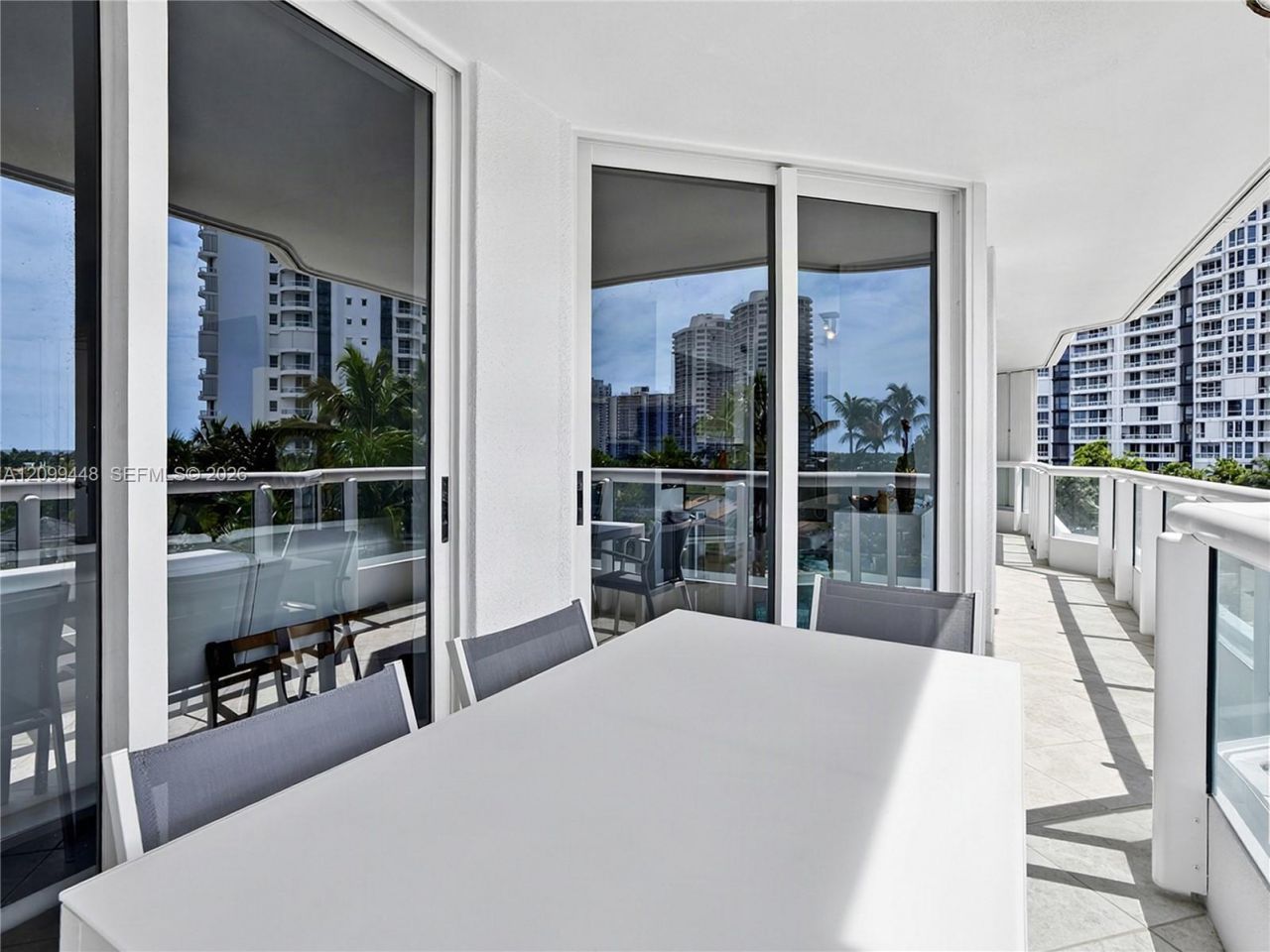21055 Yacht Club Dr, Unit 710, Aventura, FL 33180 Photo