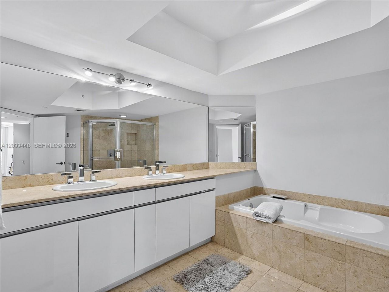 21055 Yacht Club Dr, Unit 710, Aventura, FL 33180 Photo