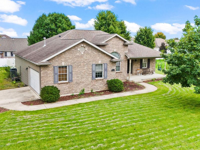 1111 Arbor Lane, Troy, OH 45373 Photo 2