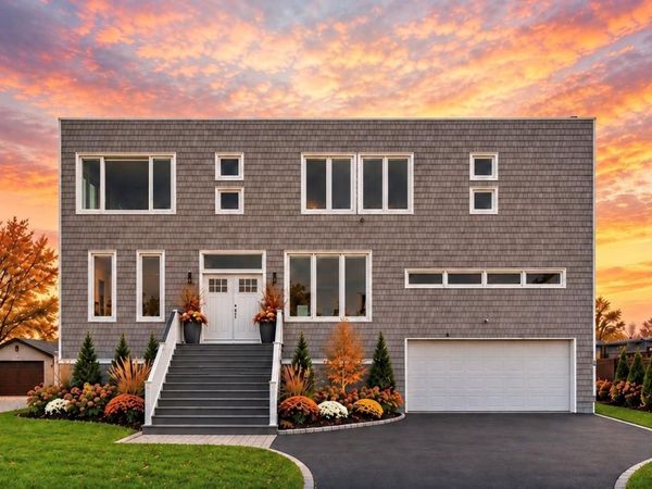 298 W Lido Promenade, Lindenhurst, NY 11757