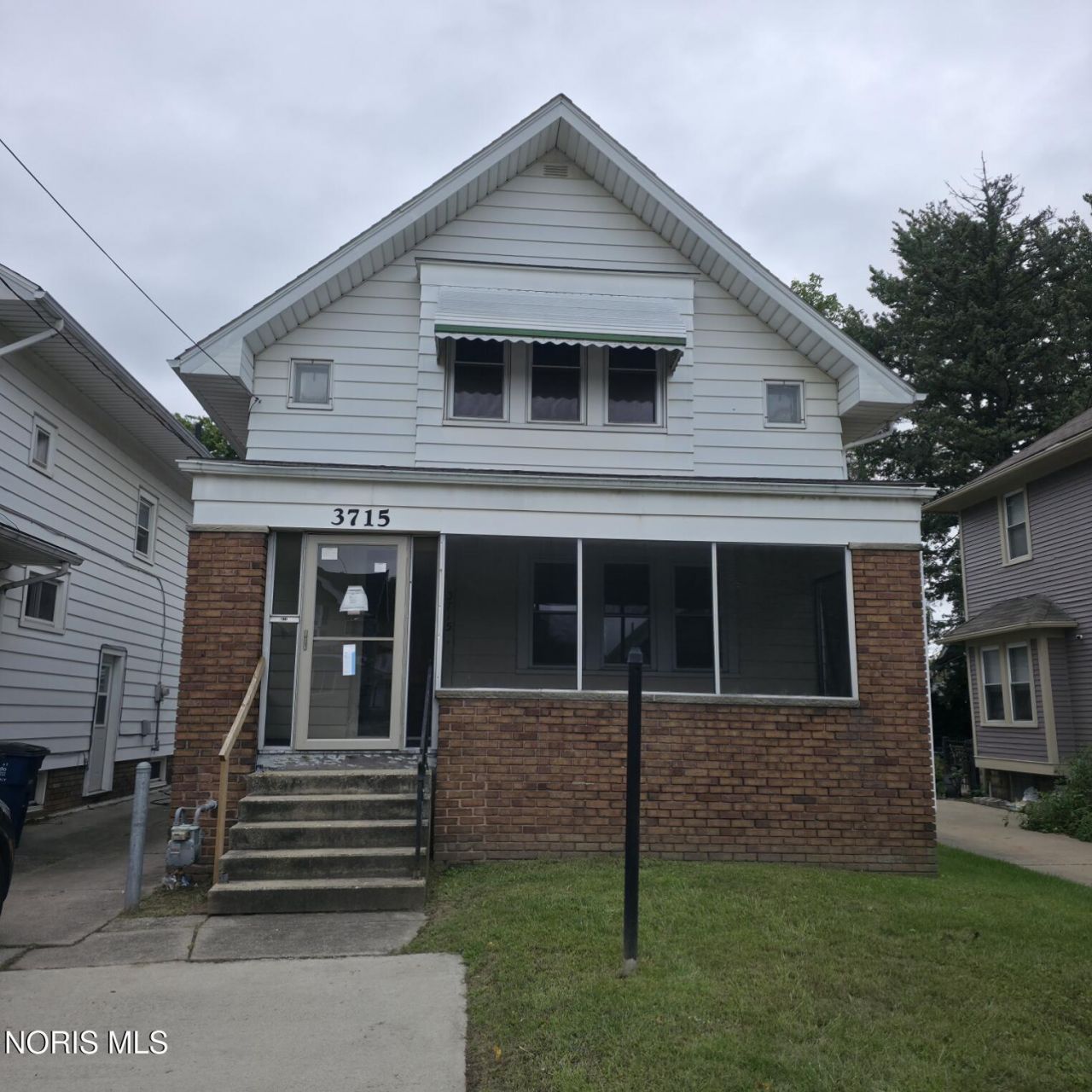 3715 Hazelhurst Avenue, Toledo, OH 43612 Main Photo