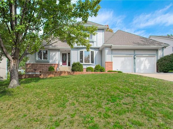 13636 W 75 Place, Lenexa, KS 66216