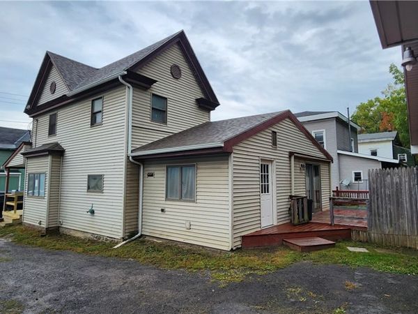 25 Champlin Avenue , Penn Yan, NY 14527