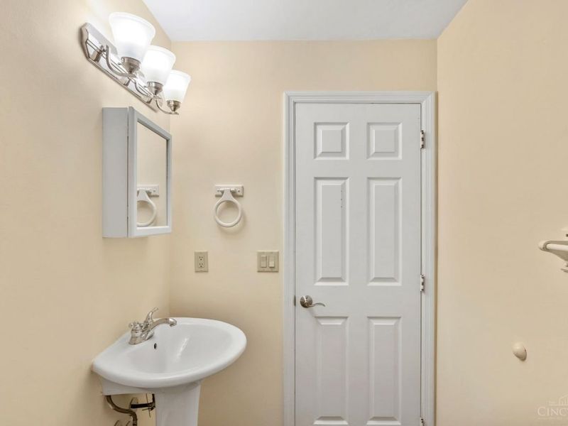 927 Auburnview Drive, Cincinnati, OH 45206 Photo 42