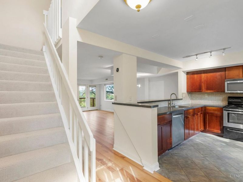 927 Auburnview Drive, Cincinnati, OH 45206 Photo 5