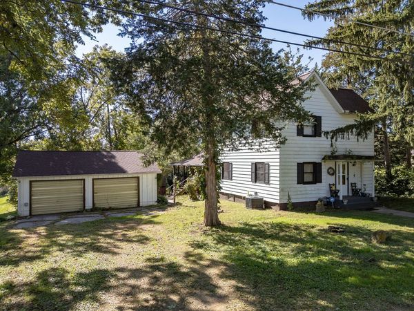 1355 23rd Avenue , Clinton, IA 52732