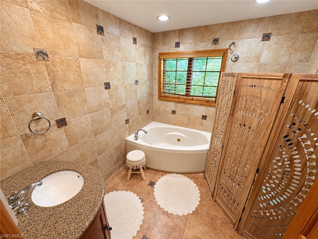 1374 13th St N, Naples, FL 34102 Photo