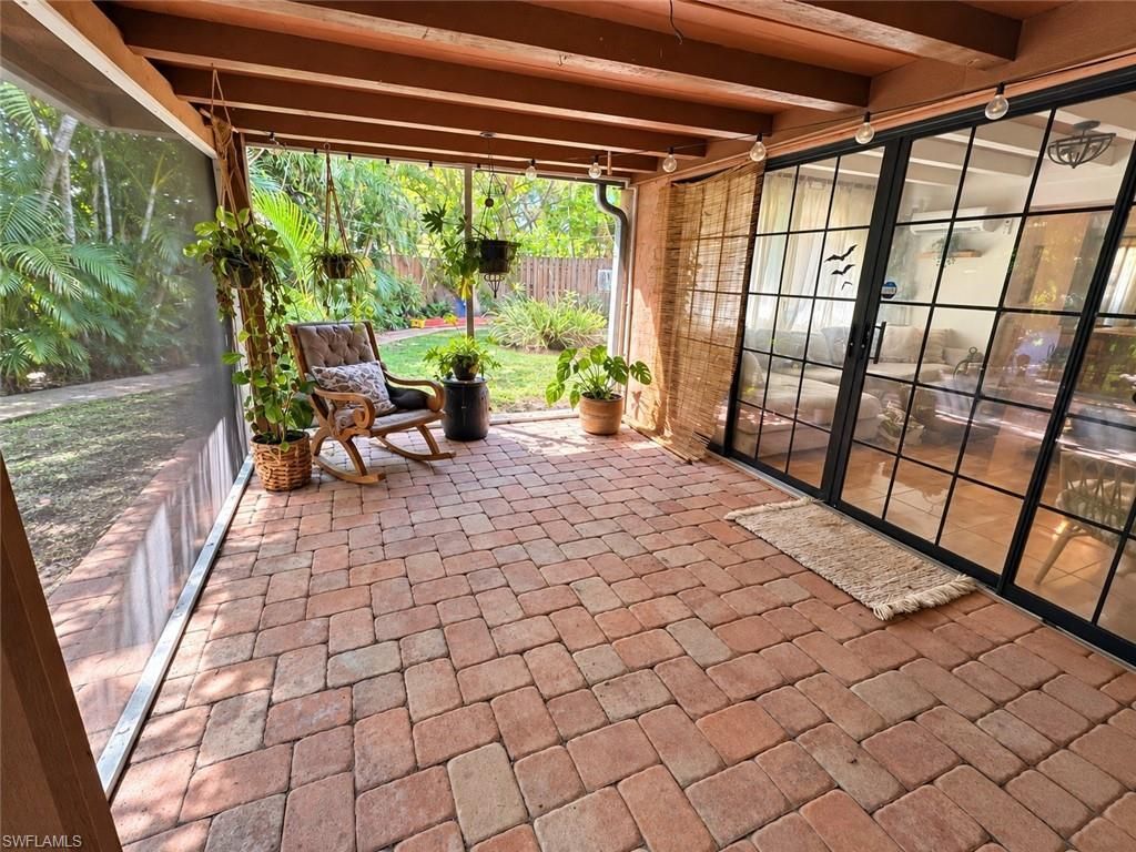 1374 13th St N, Naples, FL 34102 Photo
