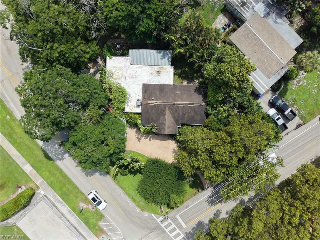 1374 13th St N, Naples, FL 34102 Photo