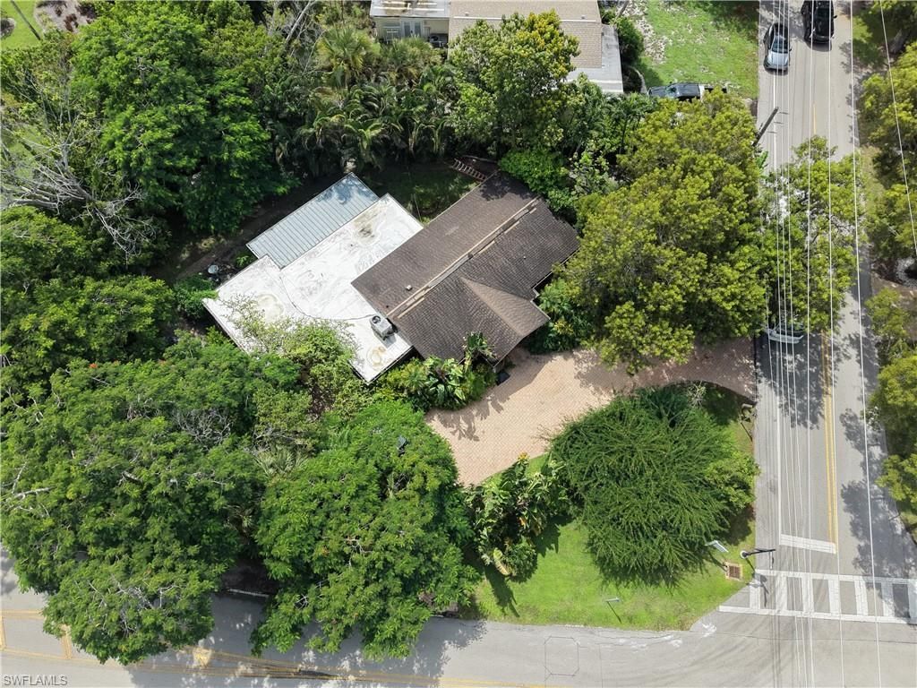 1374 13th St N, Naples, FL 34102 Photo