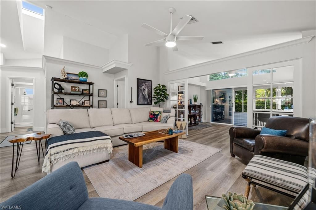 1597 Weybridge Cir , Unit 13, Naples, FL 34110 Photo