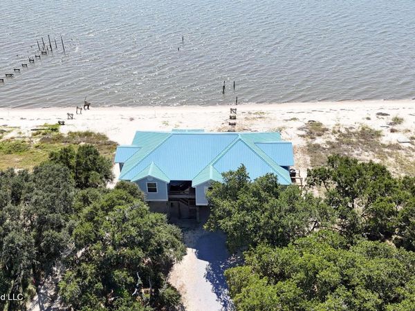 8217 Belle Fontaine Drive, Ocean Springs, MS 39564