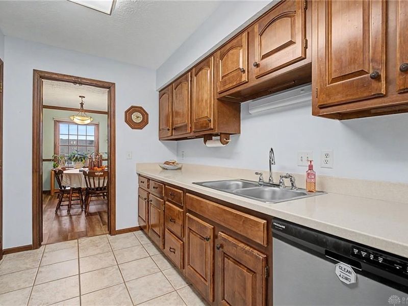 129 W Van Lake Drive, Vandalia, OH 45377 Photo 15