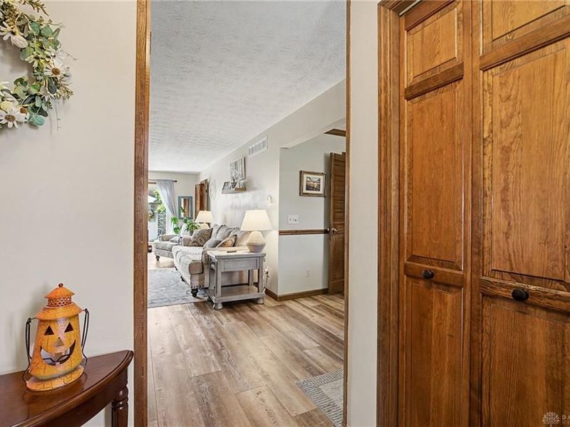 129 W Van Lake Drive, Vandalia, OH 45377 Photo 8