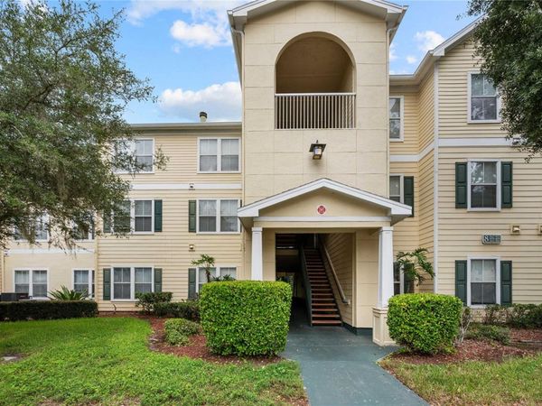 18235 BRIDLE CLUB DRIVE , Unit 18235, TAMPA, FL 33647