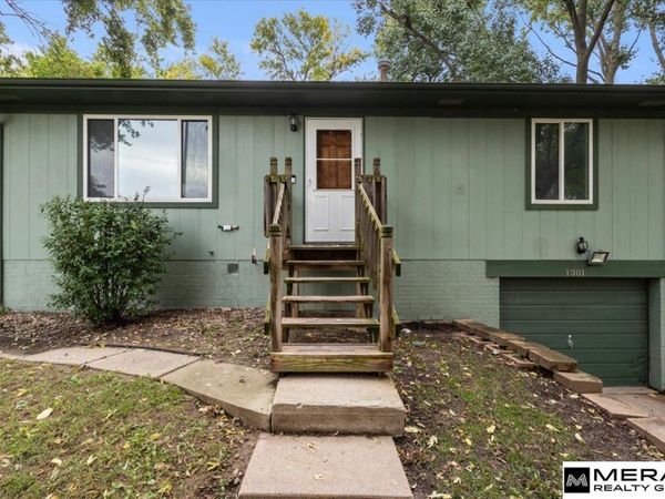 1301 Bryan Avenue, Bellevue, NE 68005