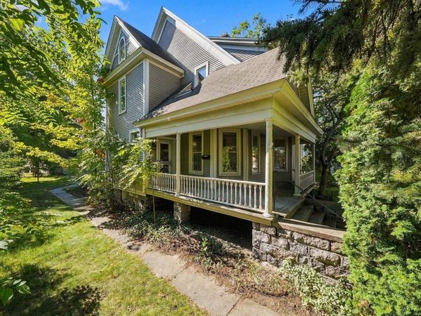 146 Eleventh Street E, Traverse City, MI 49684