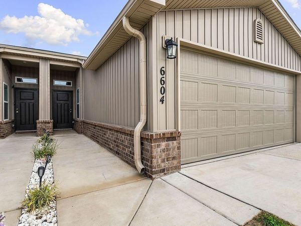 6604 NW Vandergriff Street , Bentonville, AR 72713