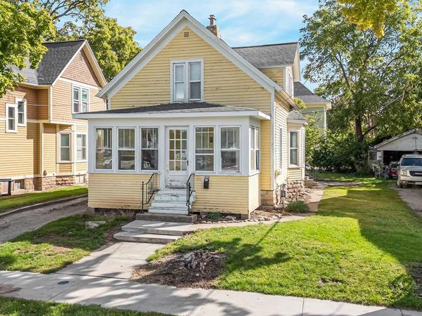 826 MCKINLEY STREET, Oshkosh, WI 54901