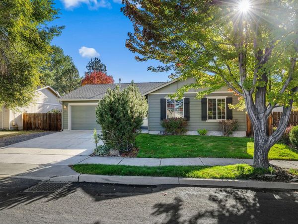 444 SW 28th Street, Redmond, OR 97756