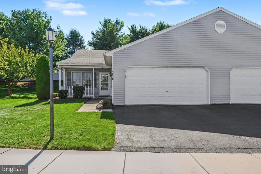 1010 Hastings Boulevard, Unit 1010, York, PA 17402 Main Photo