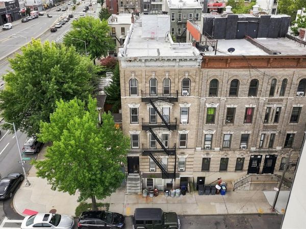 162 Dupont Street , Brooklyn, NY 11222