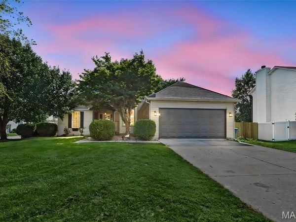 3240 Hunters Way , Belleville, IL 62221