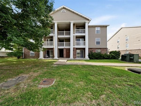 660 Materdie Lane , Unit 104, Florissant, MO 63031