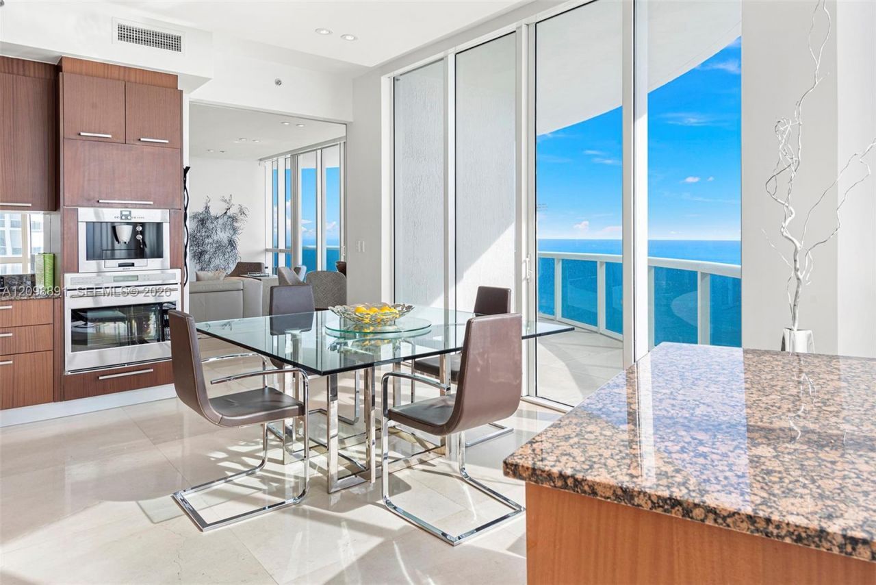 15901 Collins Ave , Unit 2801, Sunny Isles Beach, FL 33160 Photo