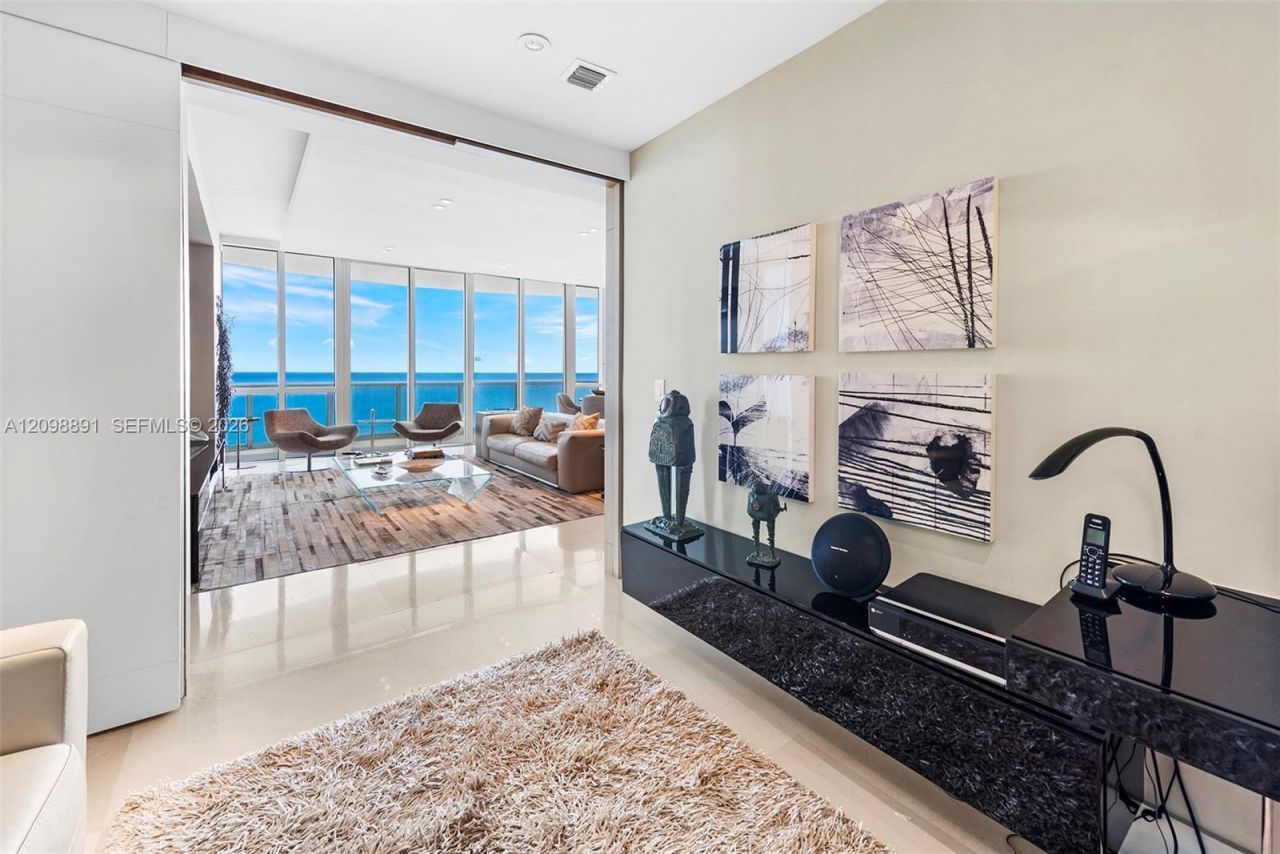 15901 Collins Ave , Unit 2801, Sunny Isles Beach, FL 33160 Photo