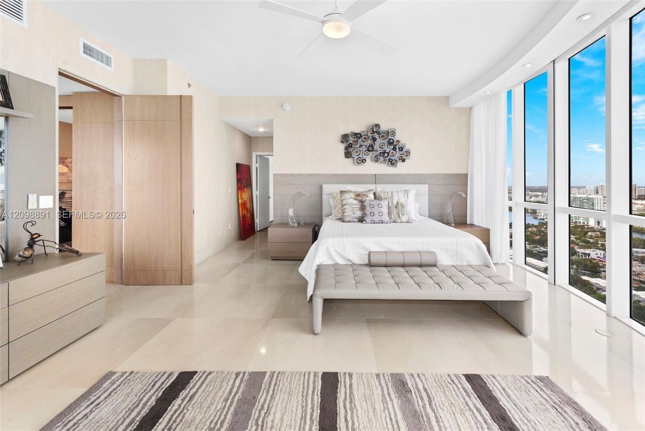 15901 Collins Ave , Unit 2801, Sunny Isles Beach, FL 33160 Photo