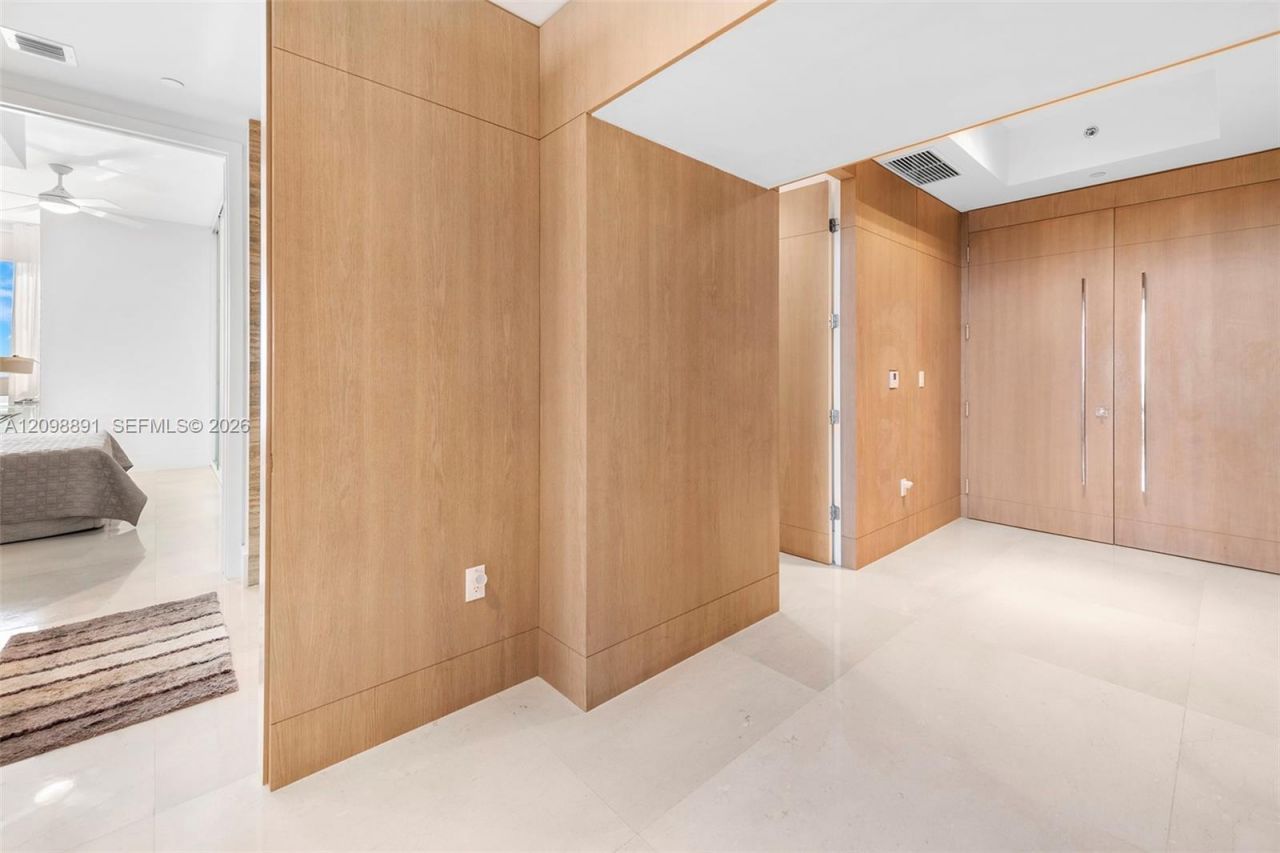 15901 Collins Ave , Unit 2801, Sunny Isles Beach, FL 33160 Photo