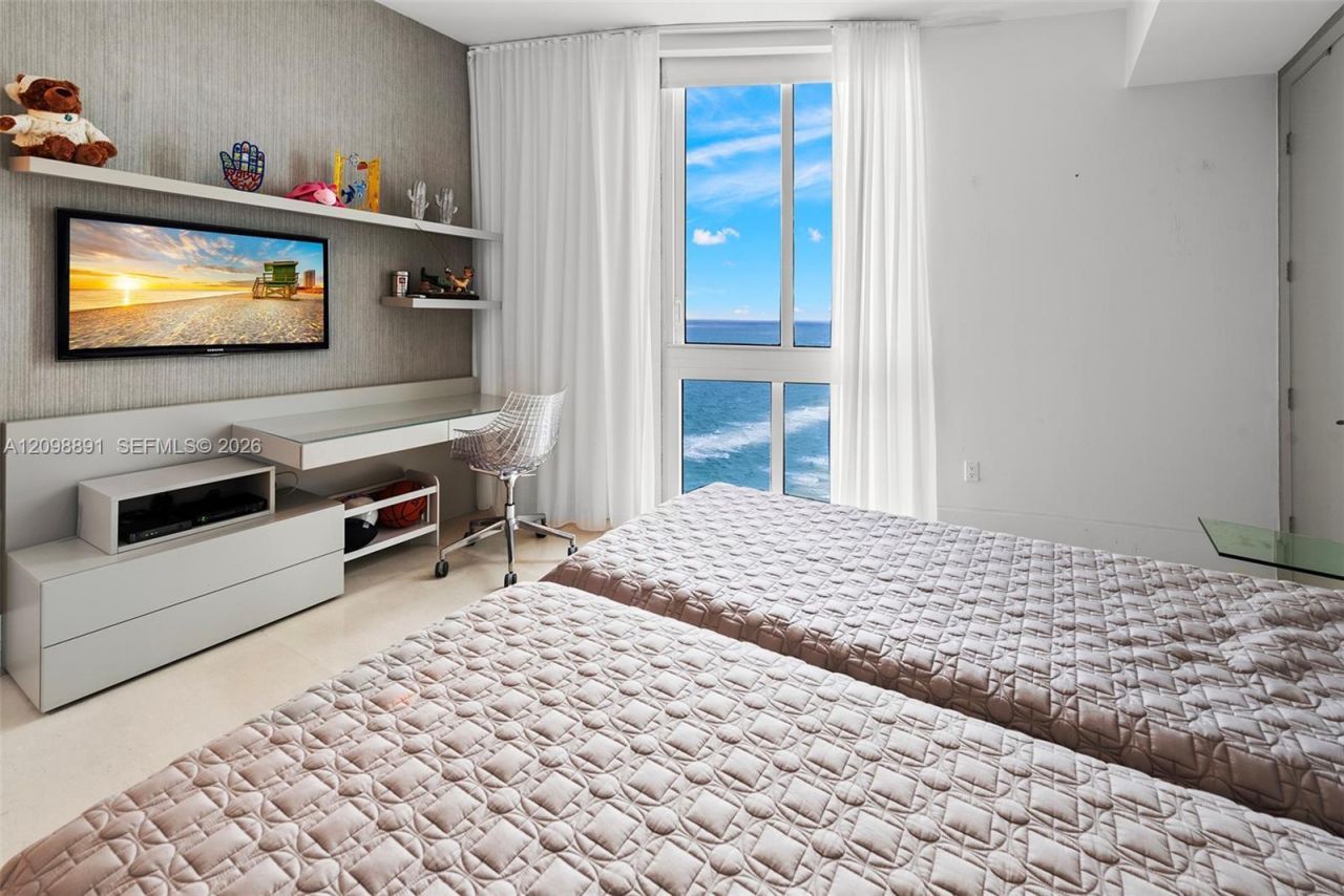 15901 Collins Ave , Unit 2801, Sunny Isles Beach, FL 33160 Photo