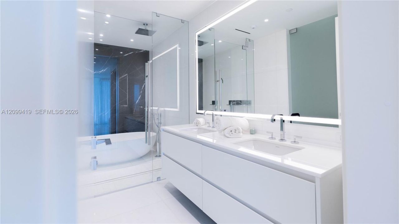 300 Biscayne Boulevard Way , Unit 503C, Miami, FL 33131 Photo
