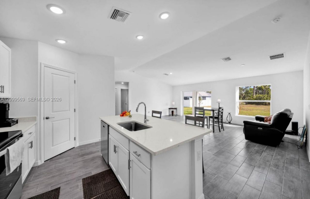 4217 NE 23rd Pl, Cape Coral, FL 33909 Photo