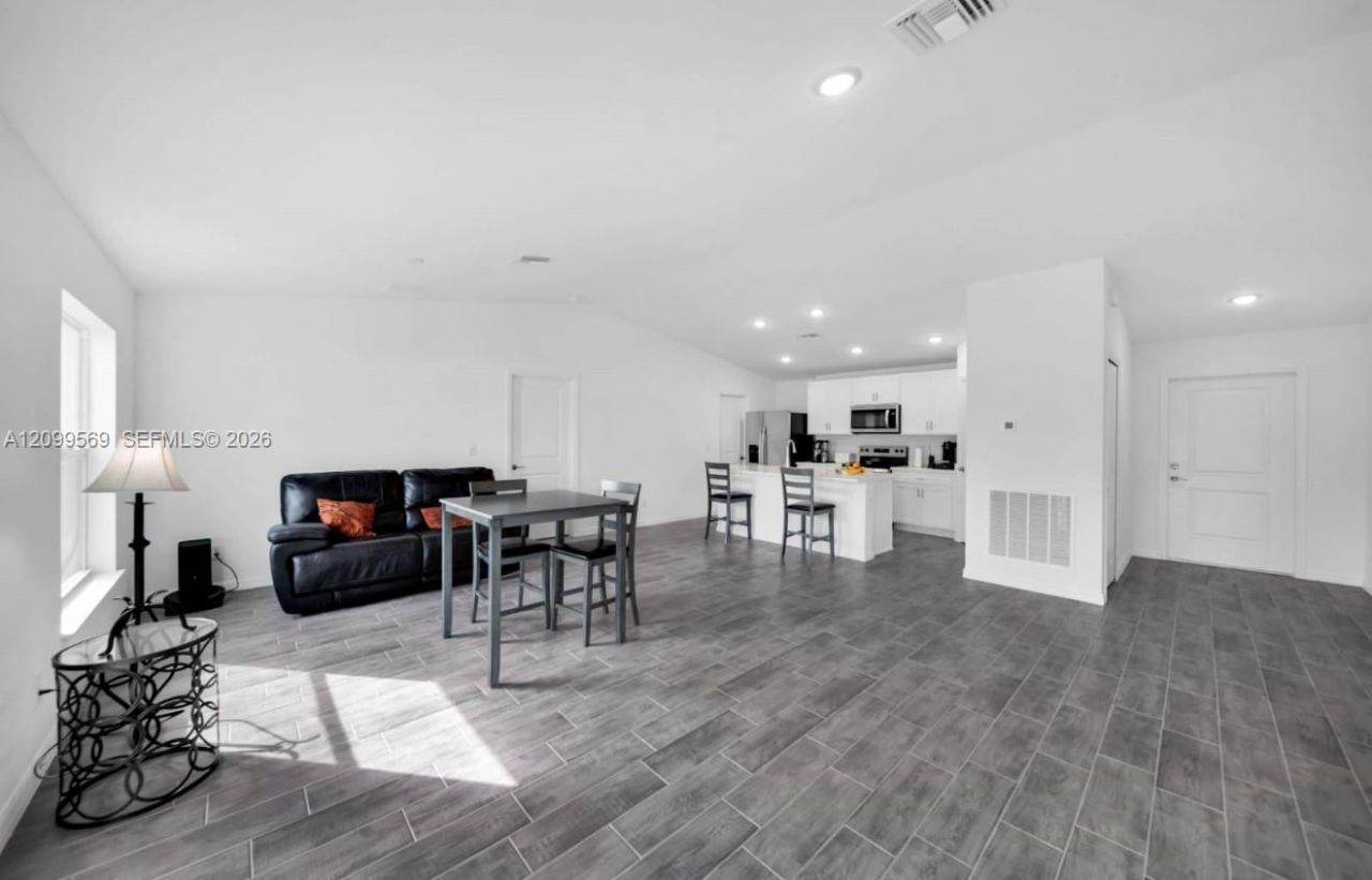 4217 NE 23rd Pl, Cape Coral, FL 33909 Photo